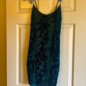 Emerald floral velvet pattern dress